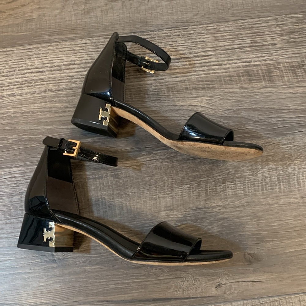 Tory Burch patent leather sandals size 6 - Picture 3 of 11